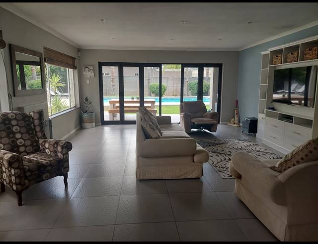 4 bed property to rent in PAGLANDE